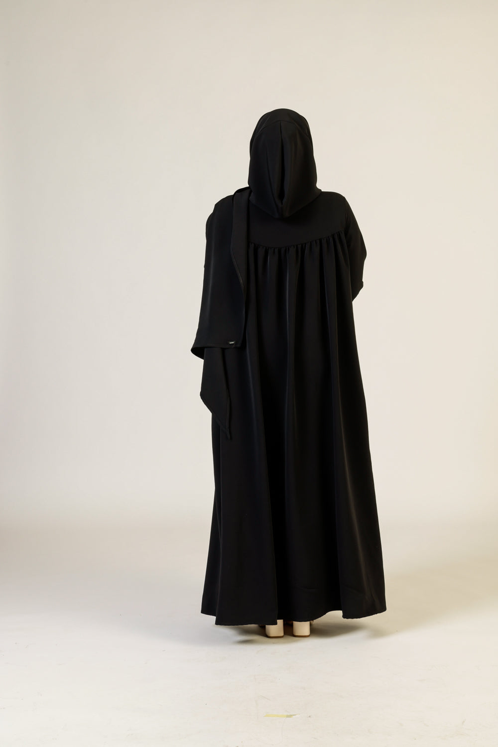 Ferace mit Reißverschluss und integriertem Hijab