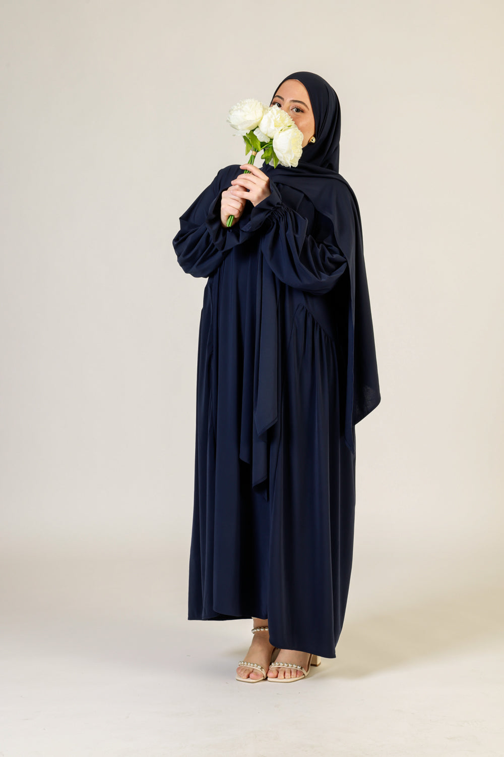 Abaya Nur mit integriertem Hijab, Sandy