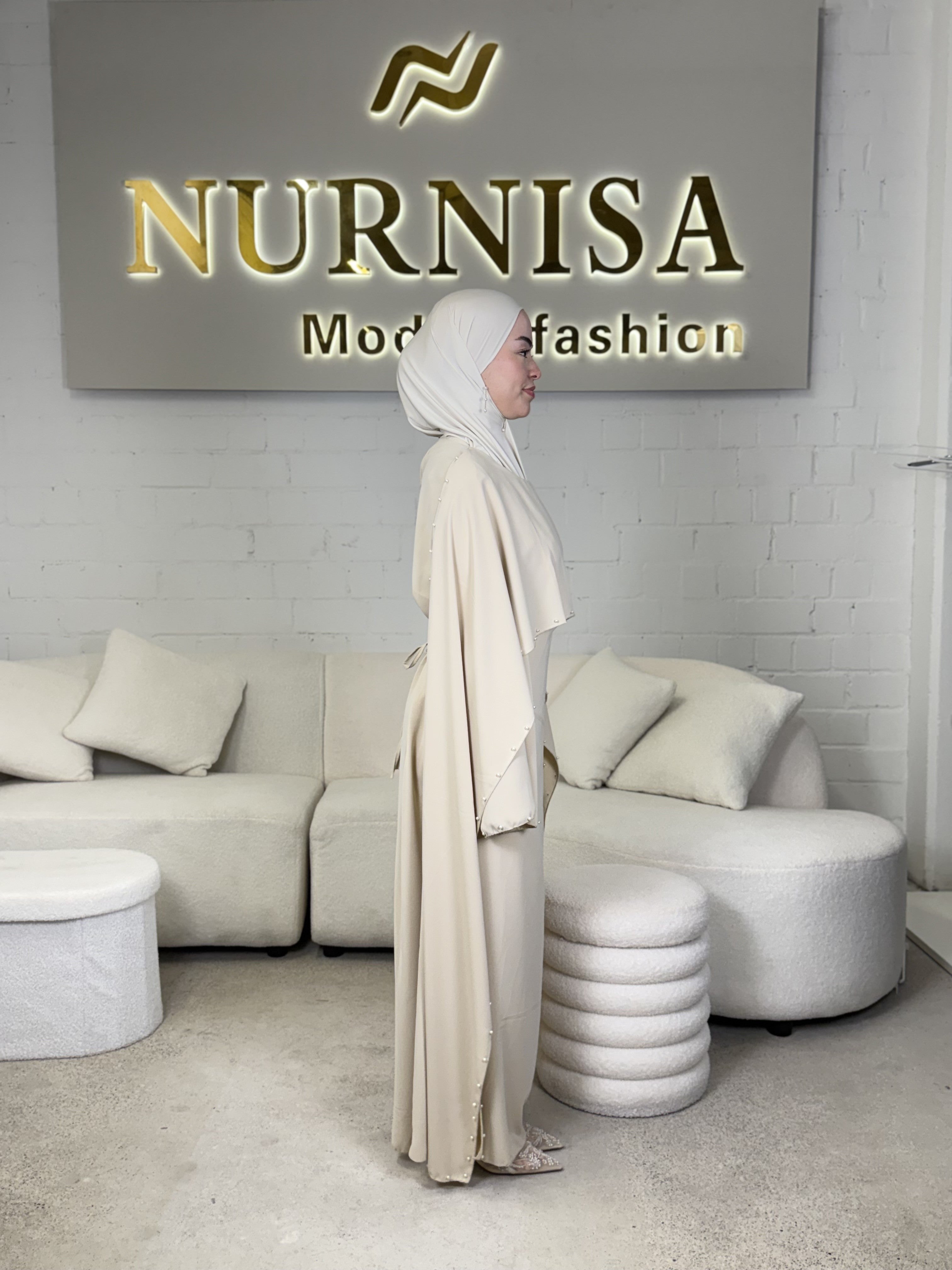 Perlen Abaya – Elegant Pearl Edition