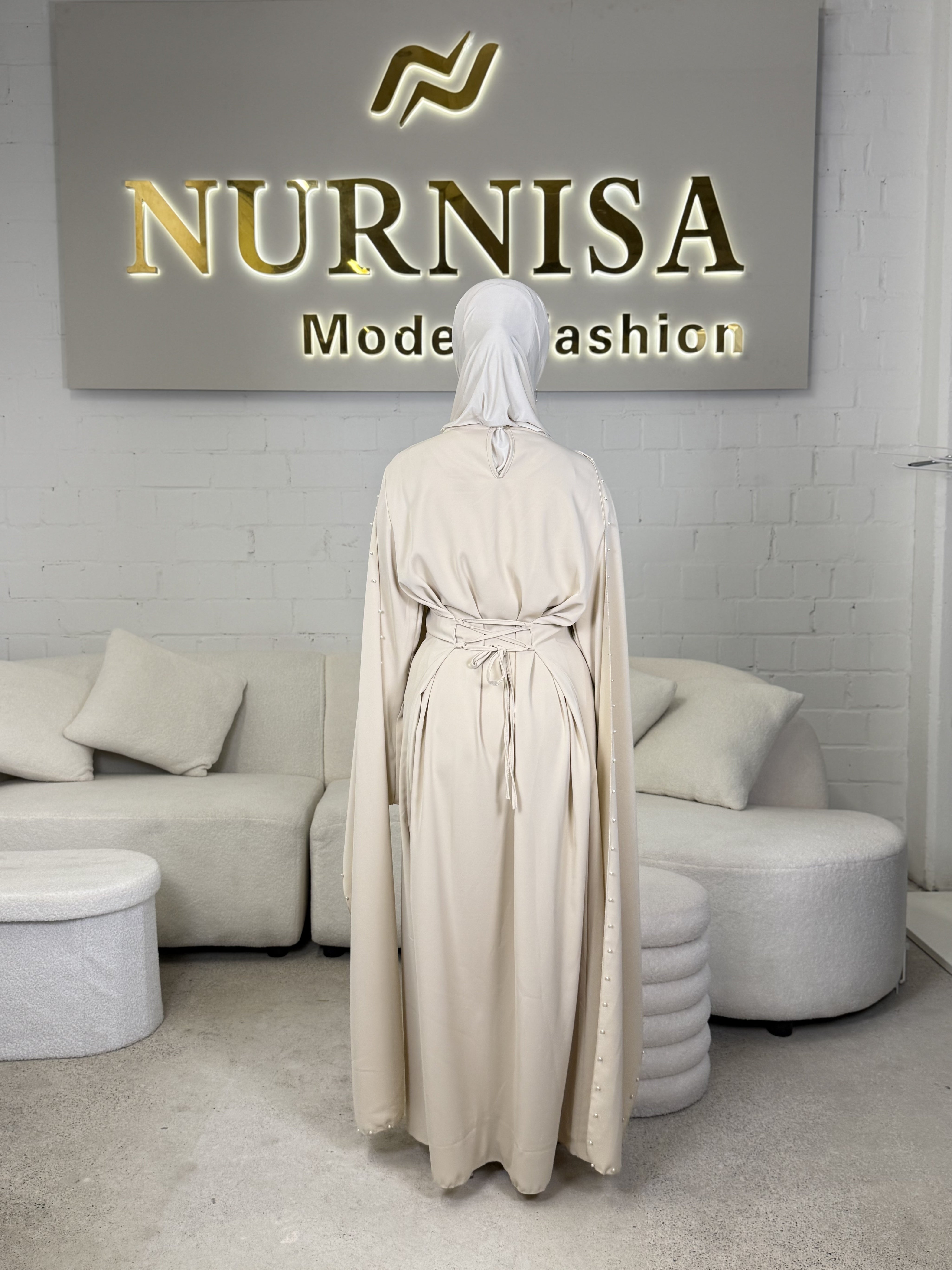 Perlen Abaya – Elegant Pearl Edition