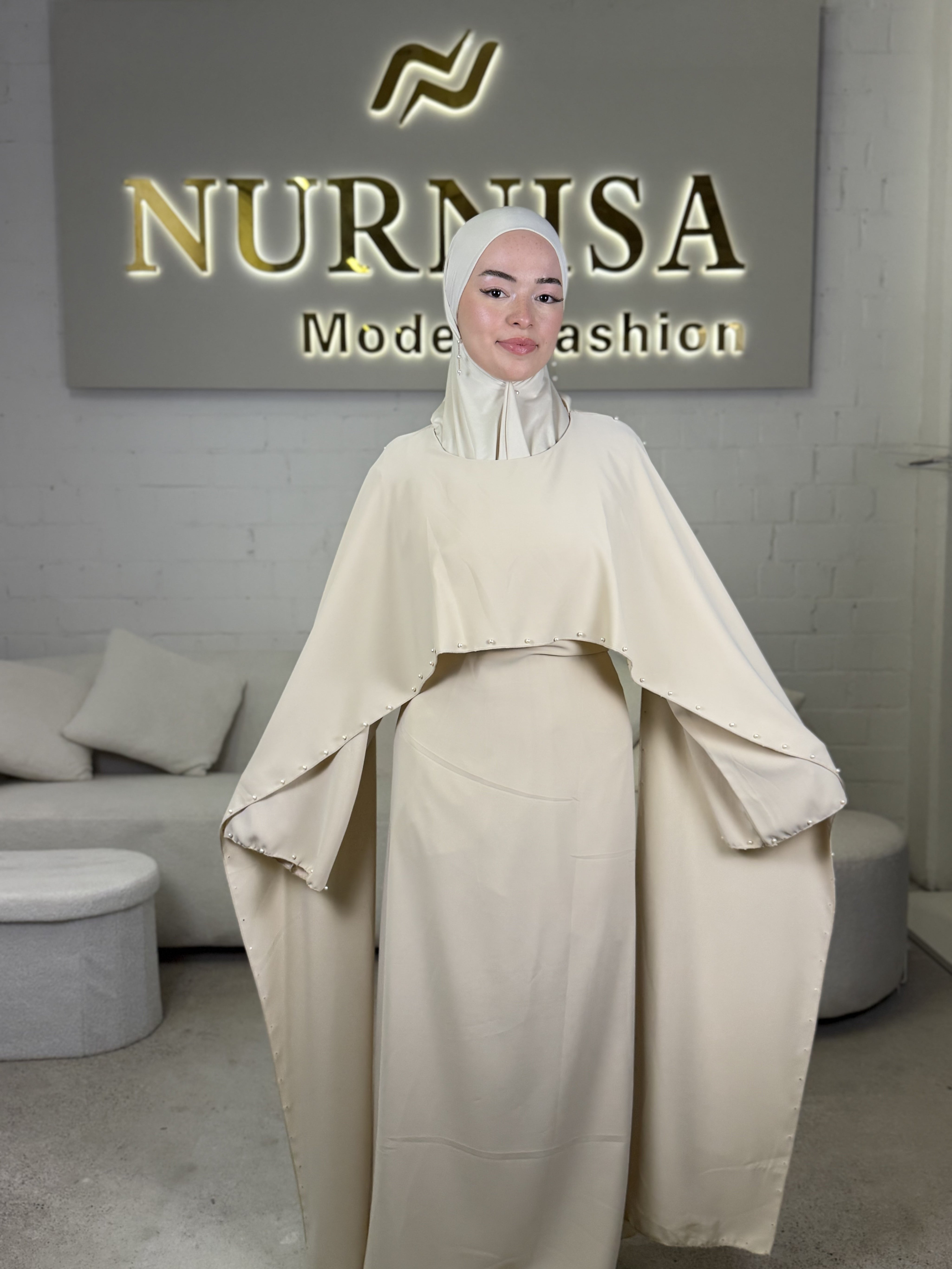 Perlen Abaya – Elegant Pearl Edition