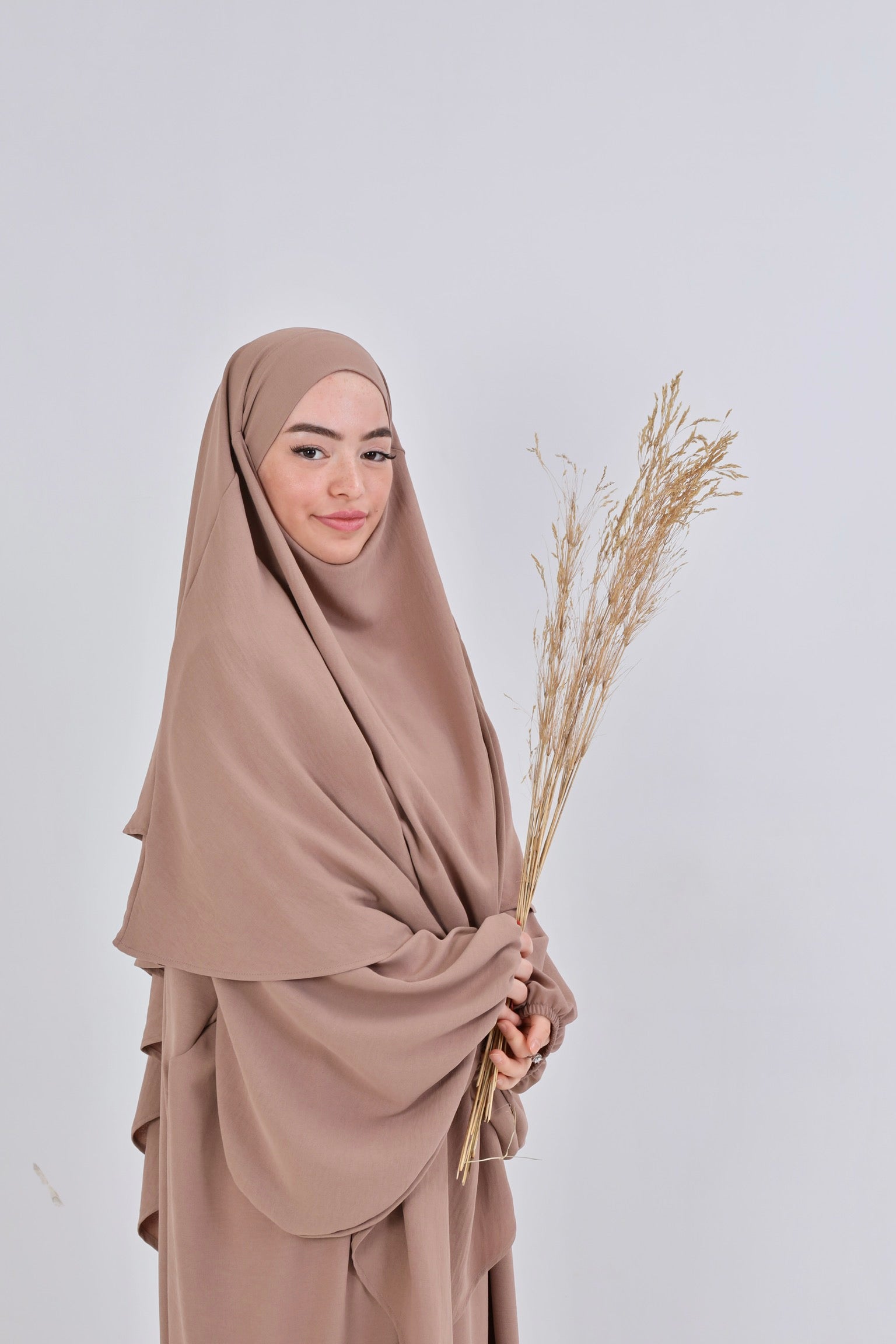 Abaya Nisa & Zweilagiger Khimar Set