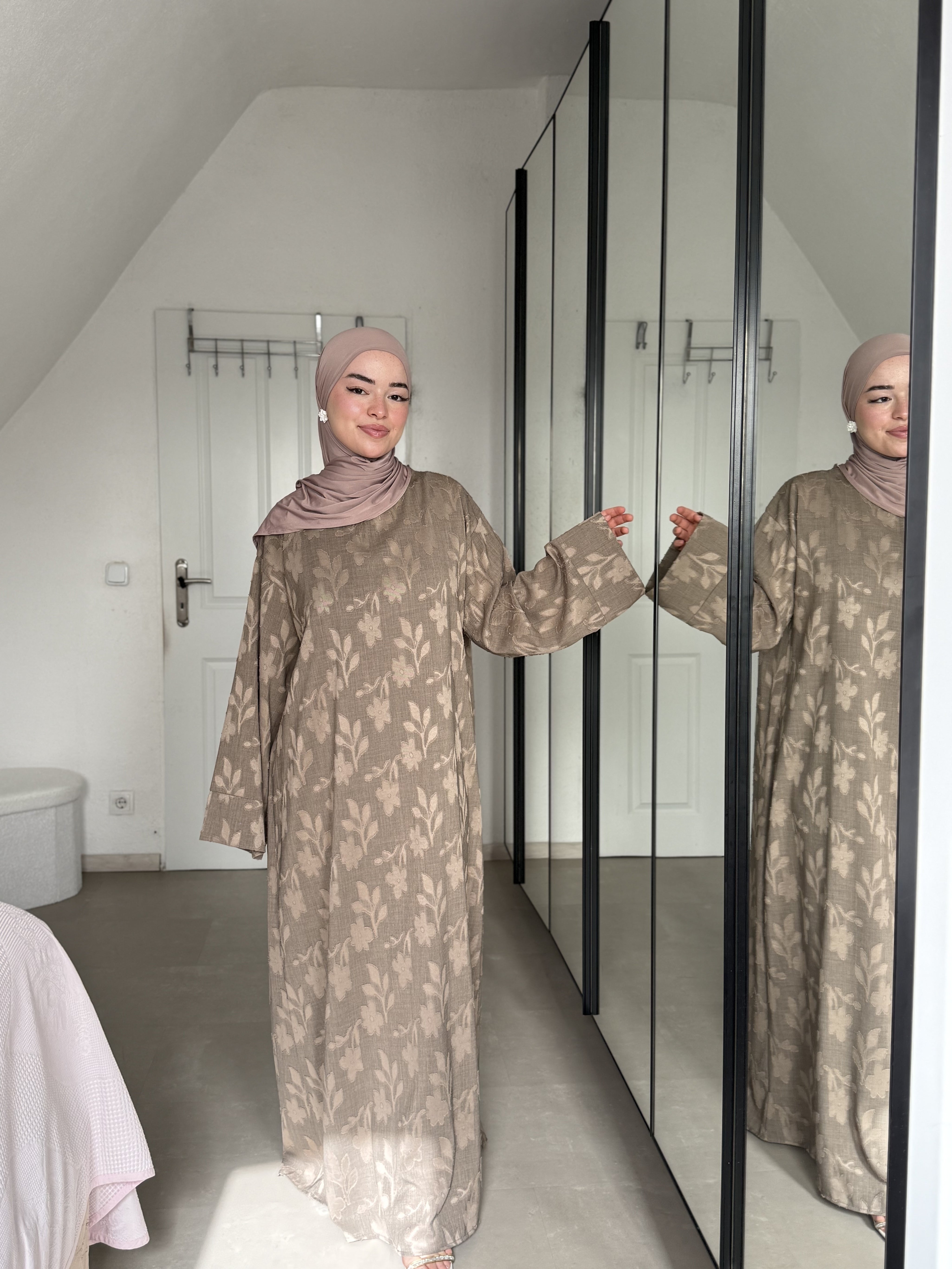 Bloom Elegance Abaya