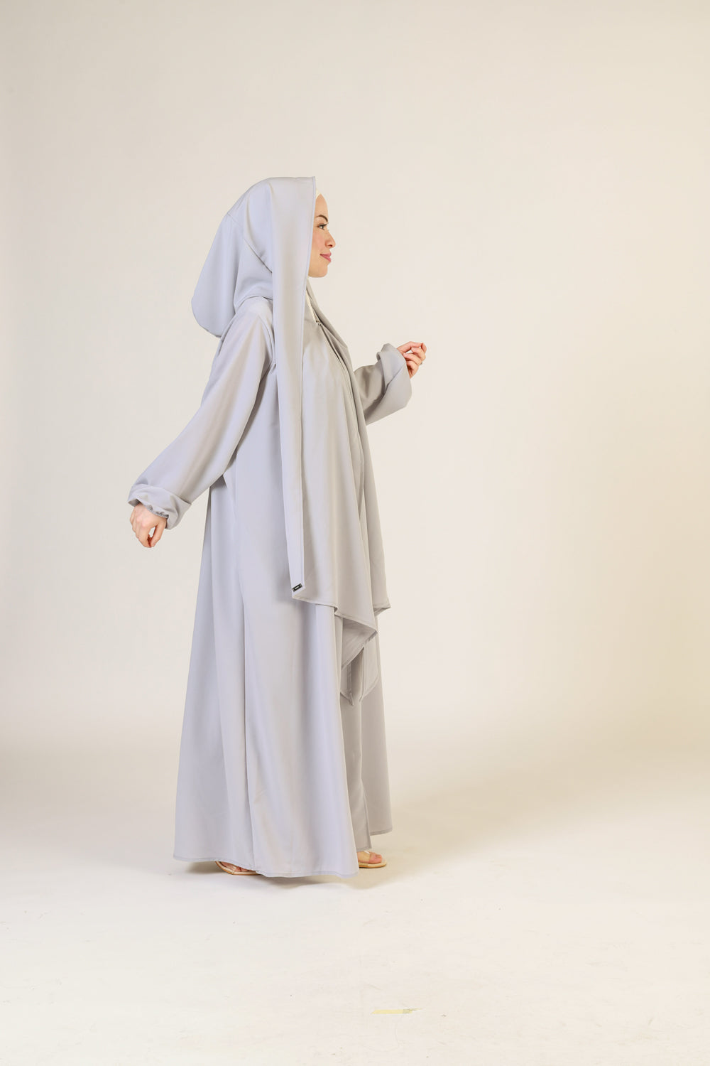 Ferace mit Reißverschluss und integriertem Hijab