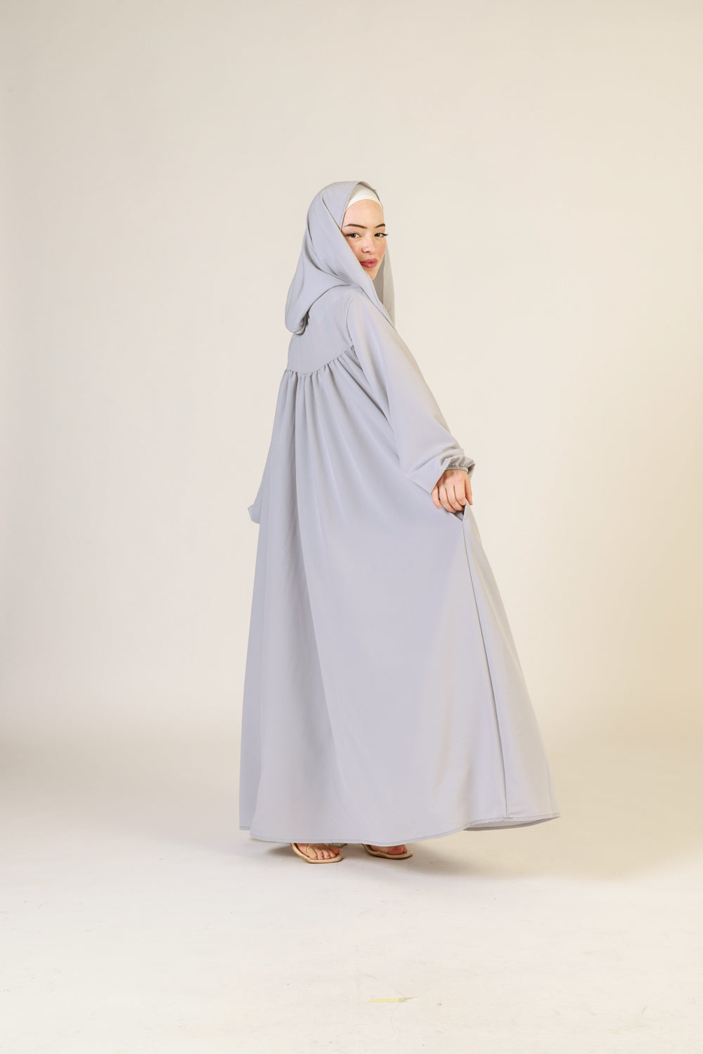 Ferace mit Reißverschluss und integriertem Hijab