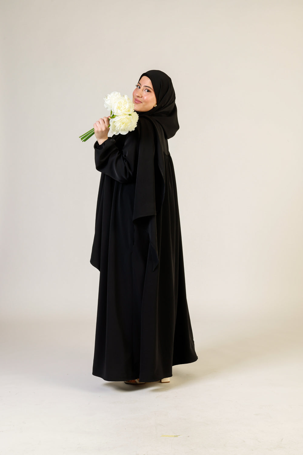 Ferace mit Reißverschluss und integriertem Hijab