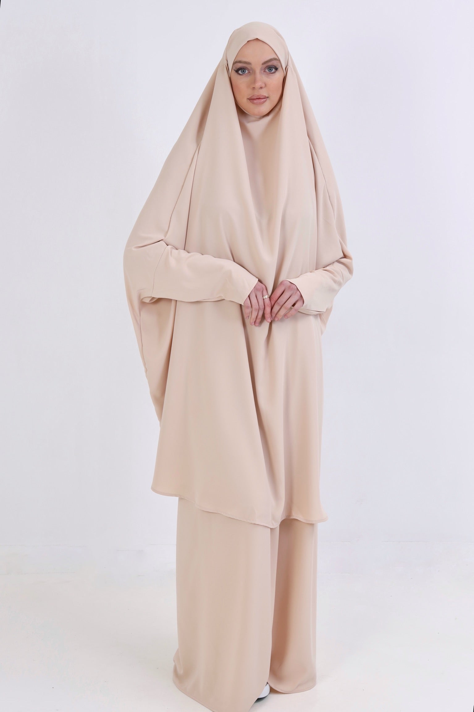 Zweiteiliger Jilbab, Medina