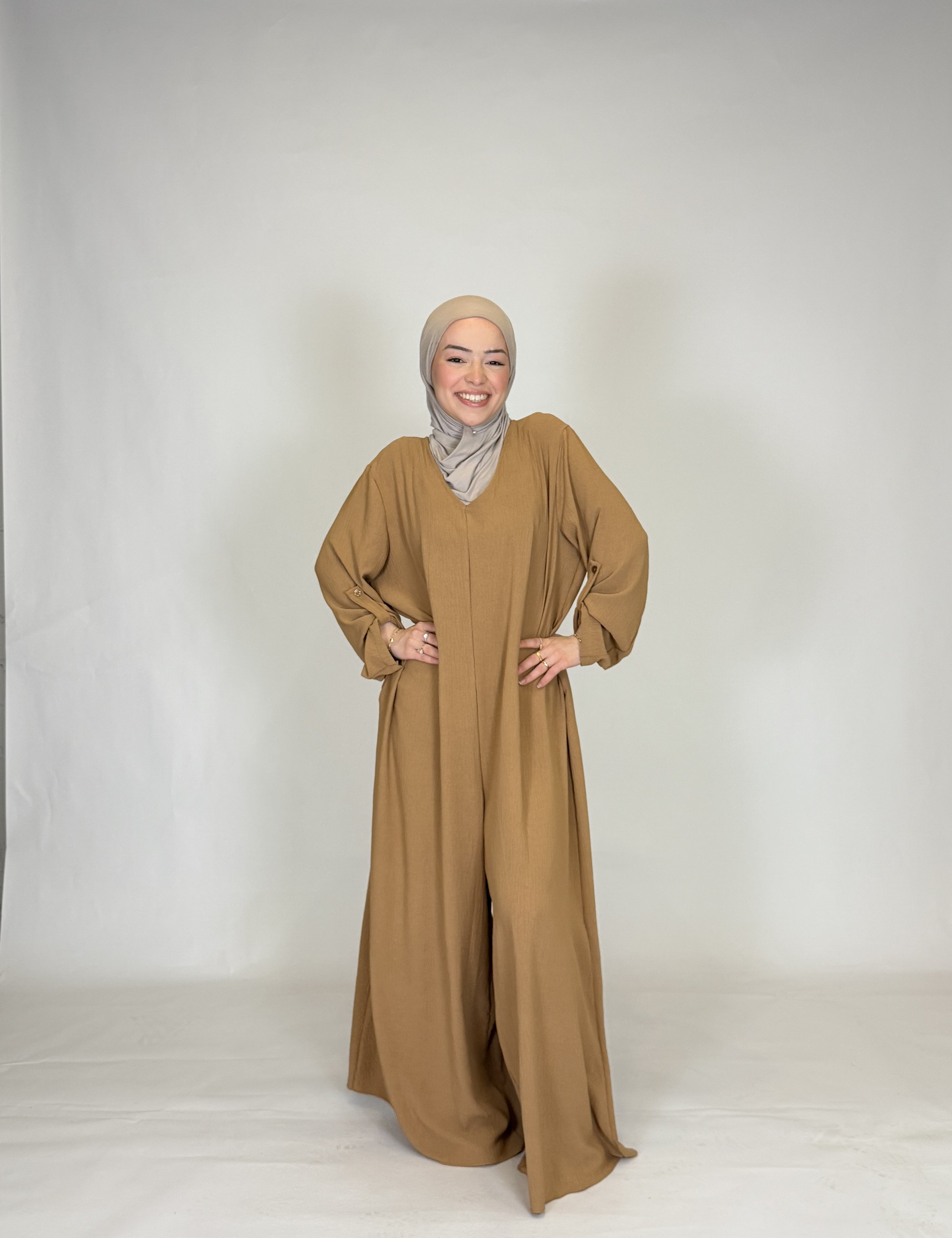jumpsuitmodelbeige1.2_a2f675ed-c6ee-41ff-b9c5-69261c5f1d4d.jpg