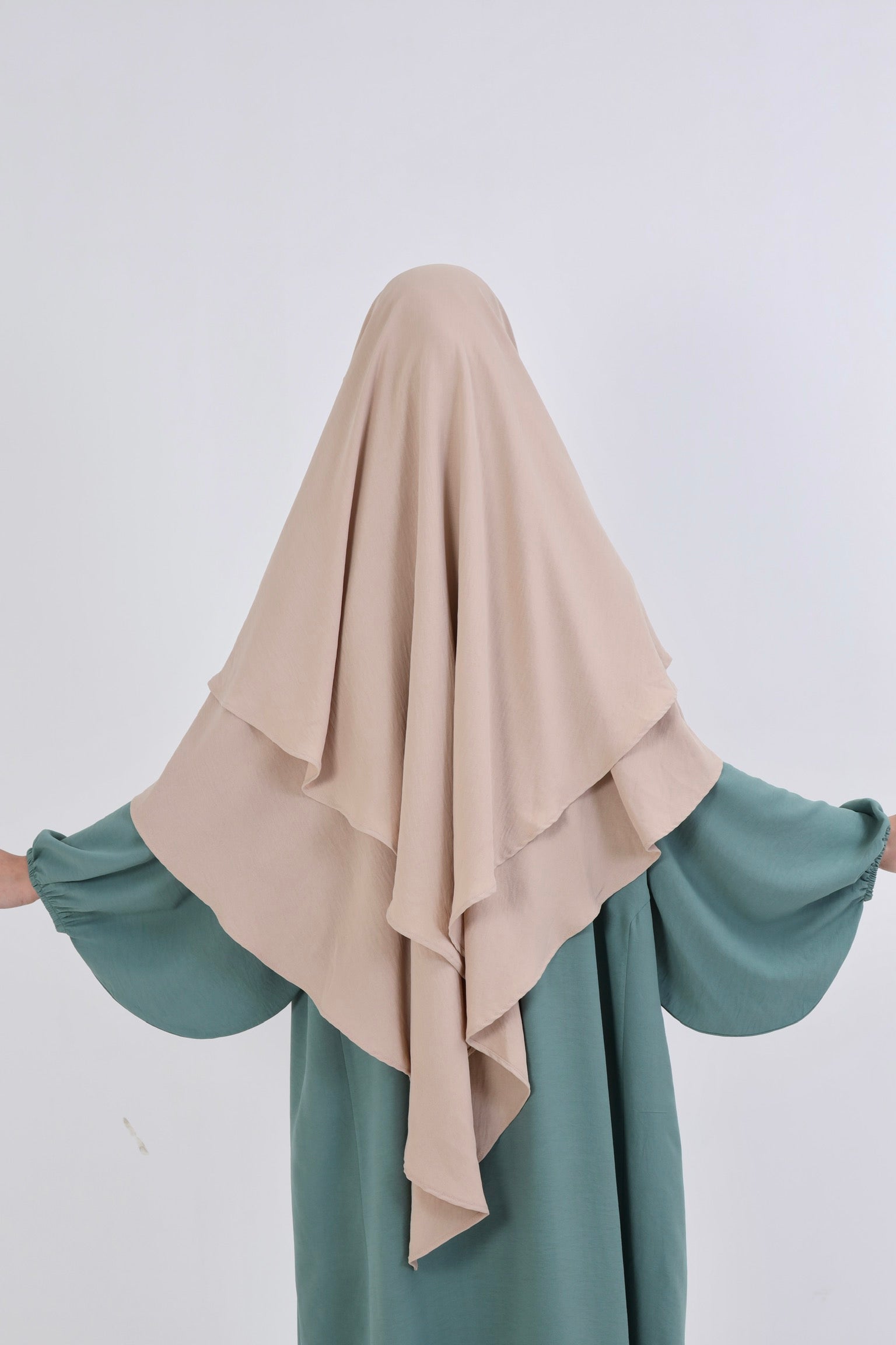 Abaya Nisa & Zweilagiger Khimar Set