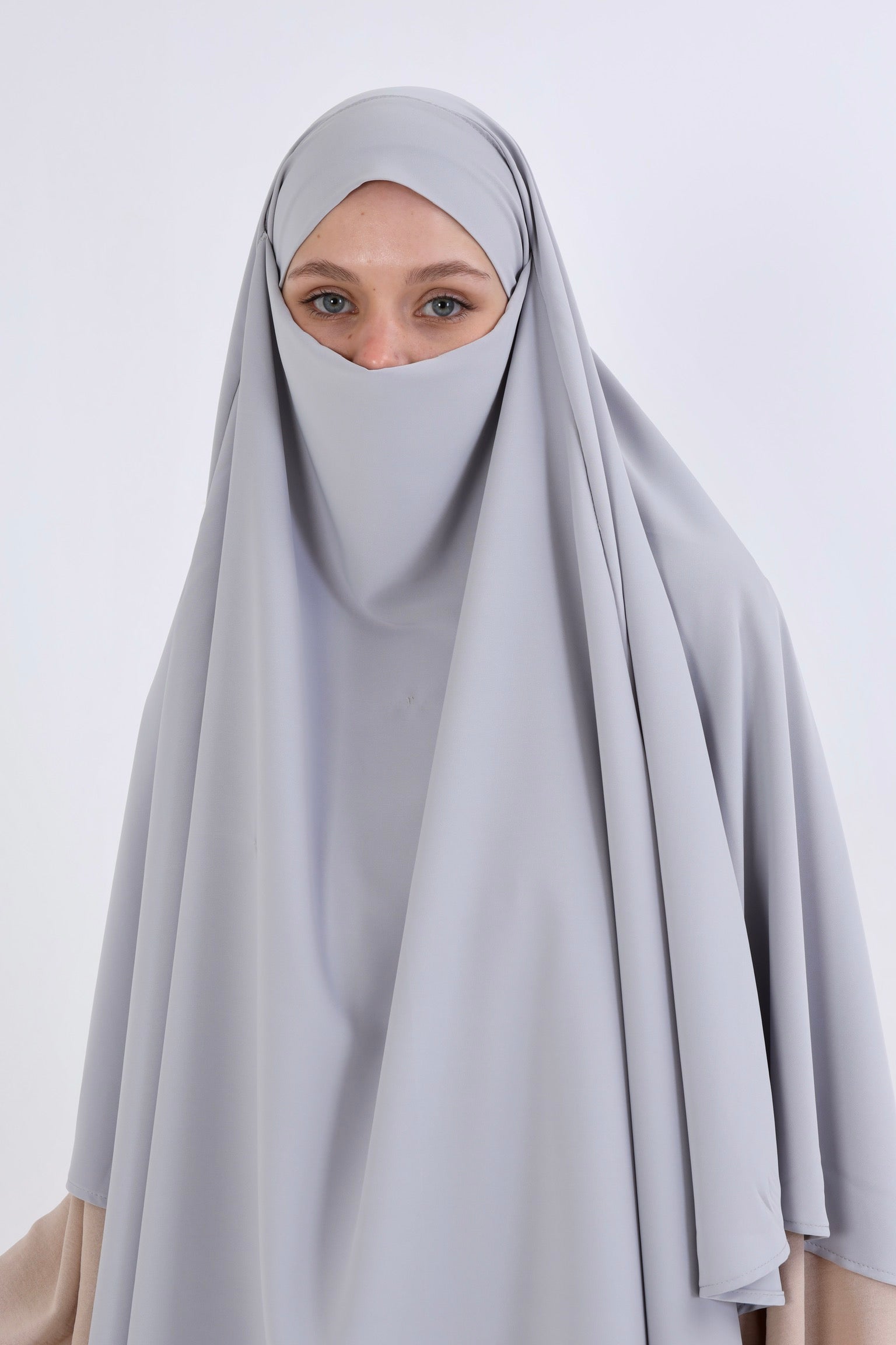 Einlagiger Khimar, Medina