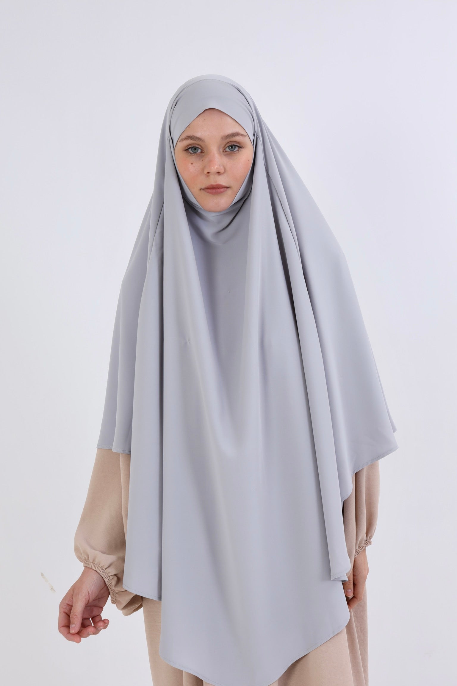 Einlagiger Khimar, Medina