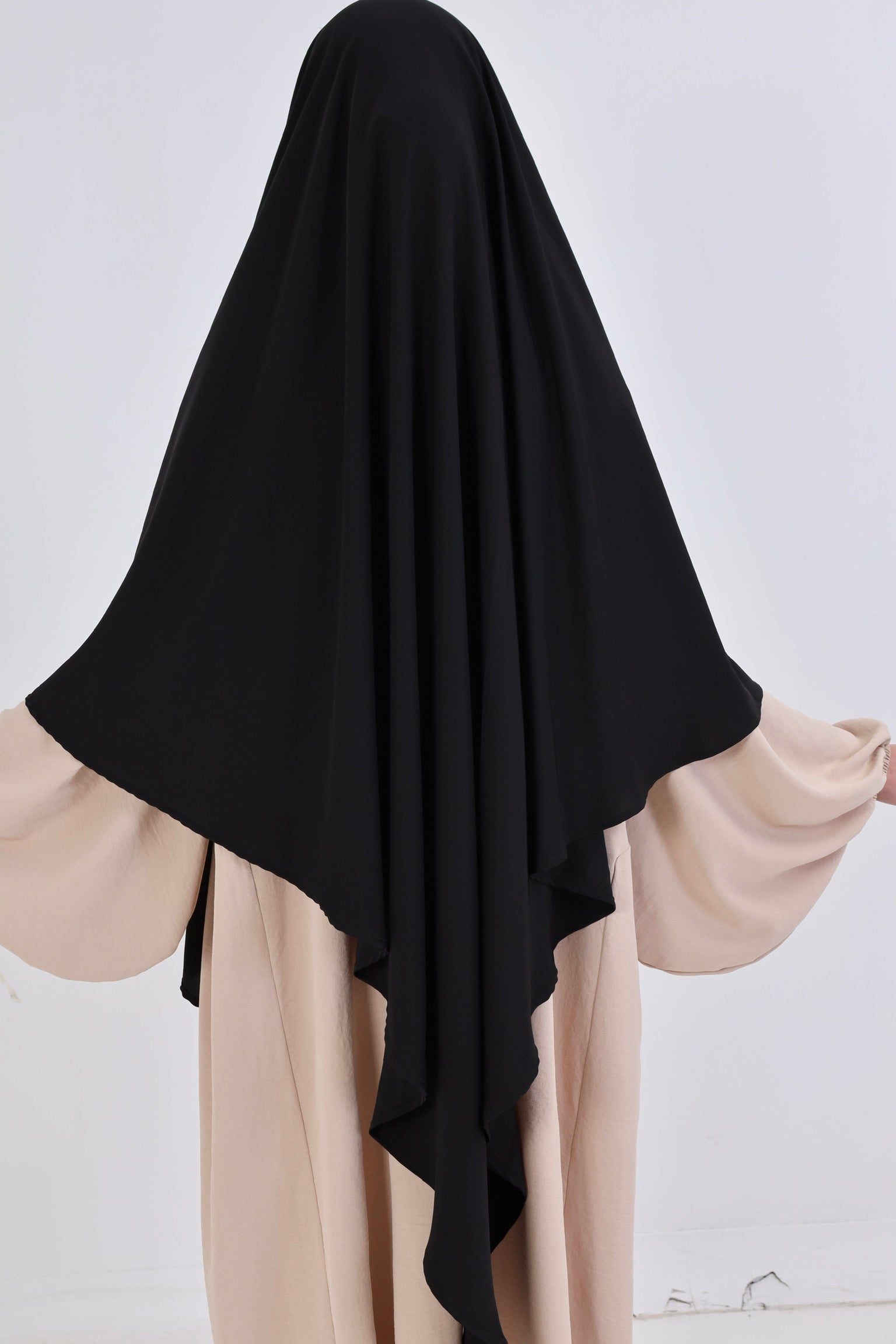 Einlagiger Khimar, Medina