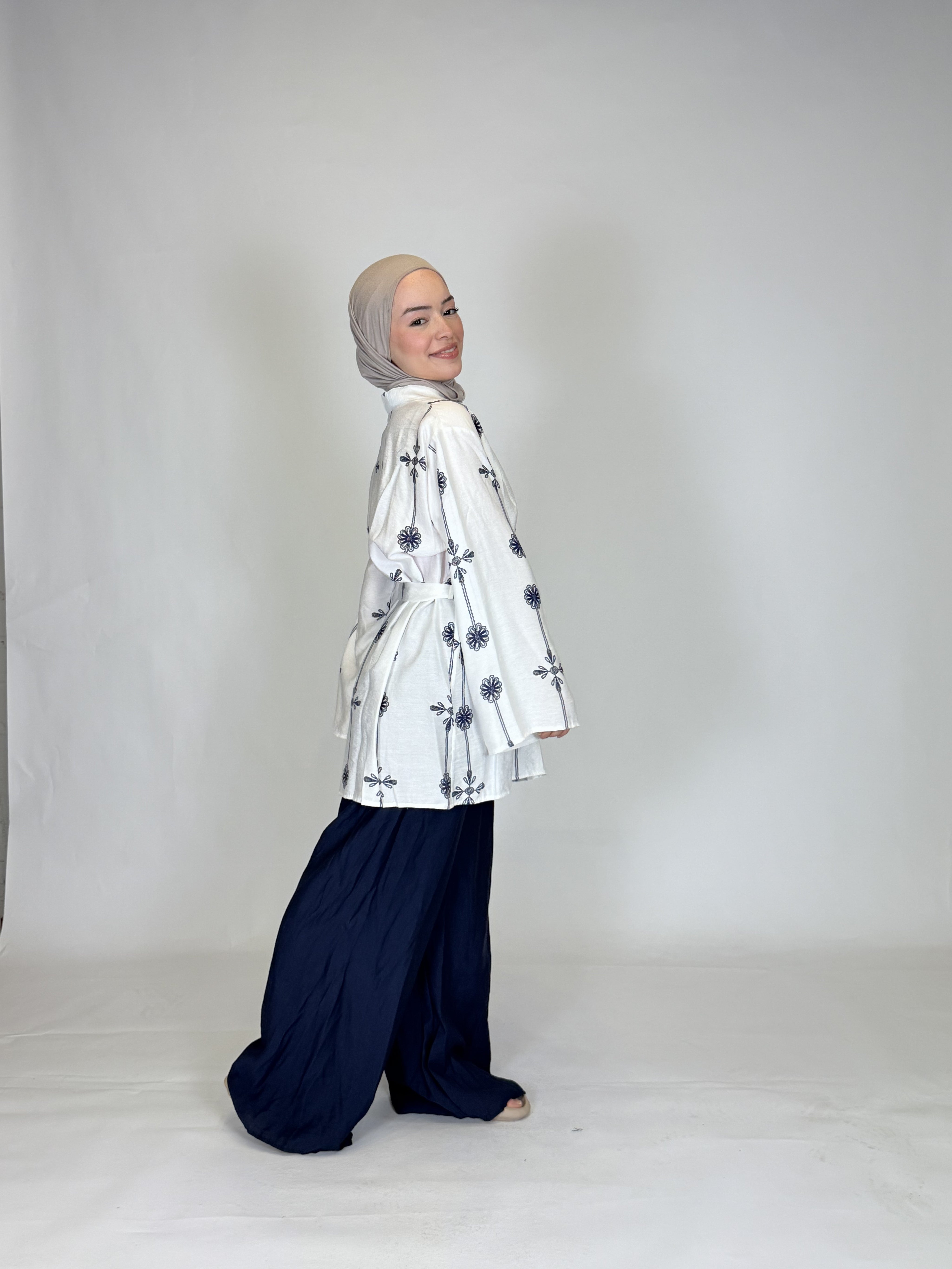 Zweiteiler aus Leinen mit Hose