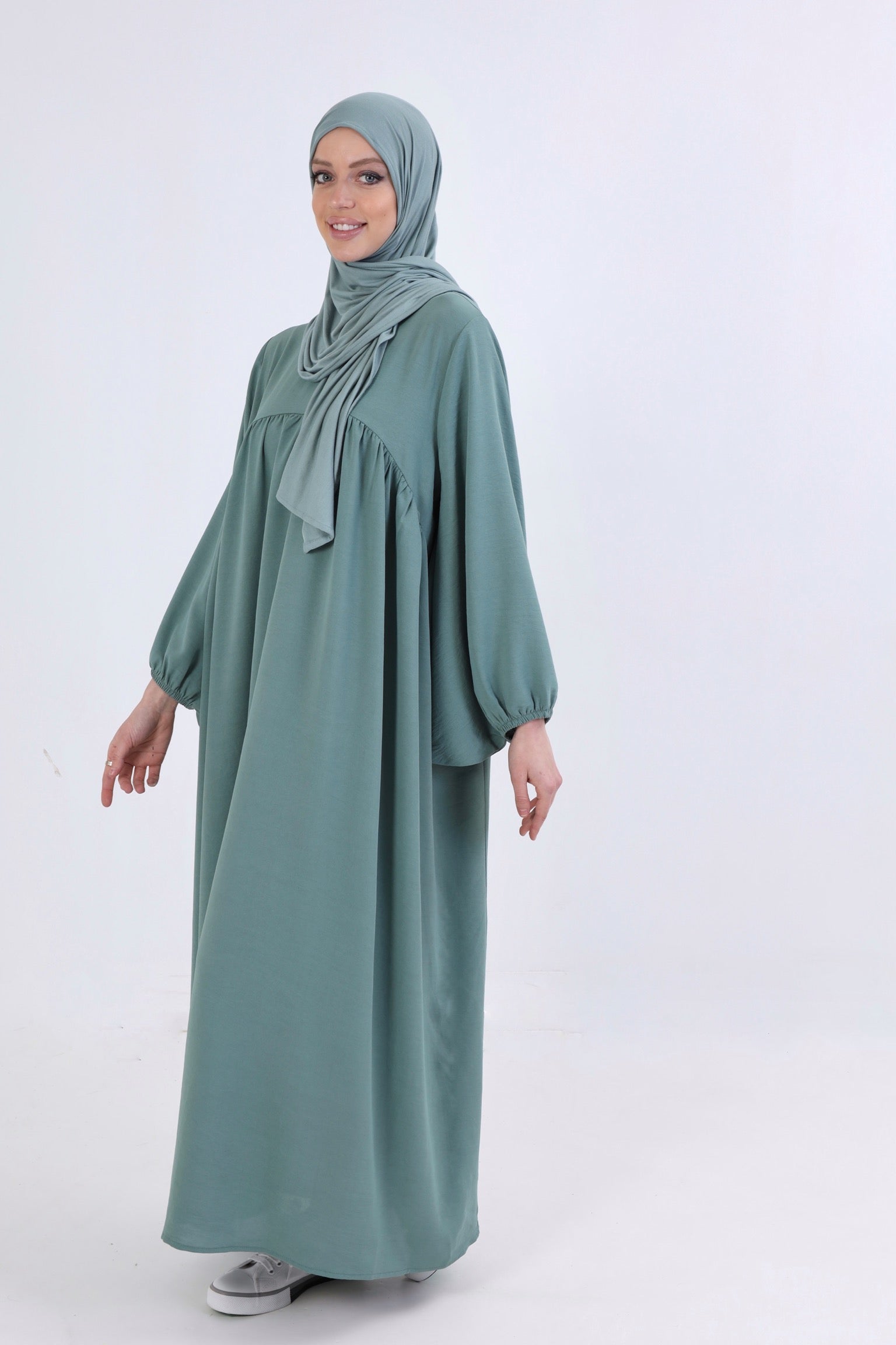 Abaya Nisa & Zweilagiger Khimar Set