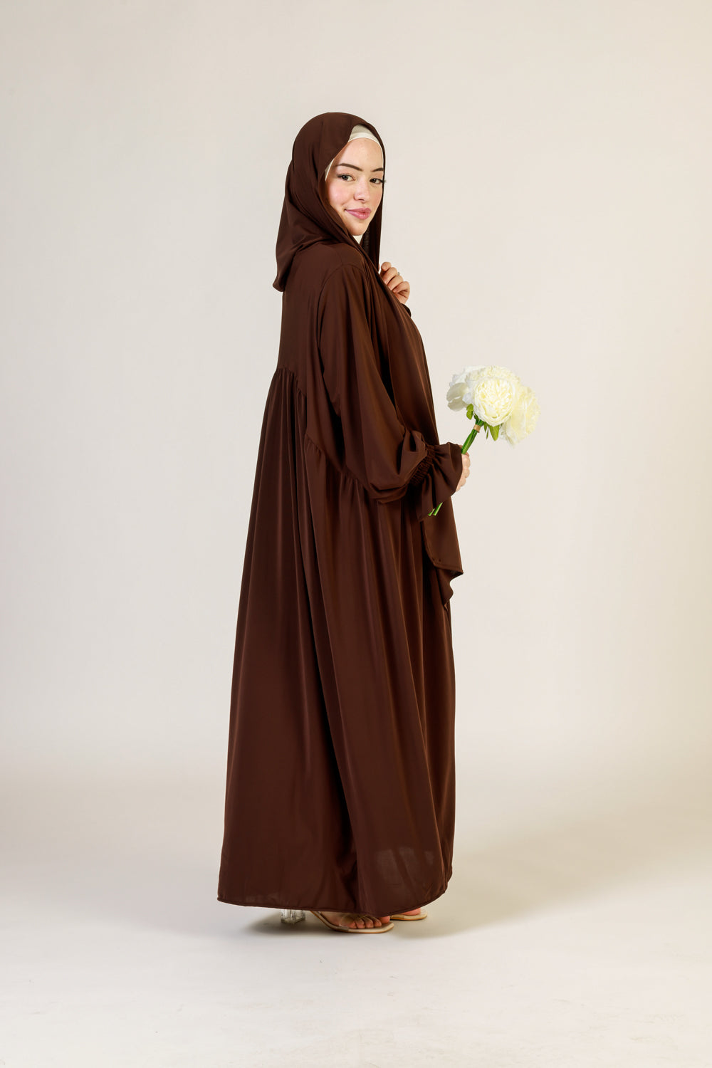 Abaya Nur mit integriertem Hijab, Sandy