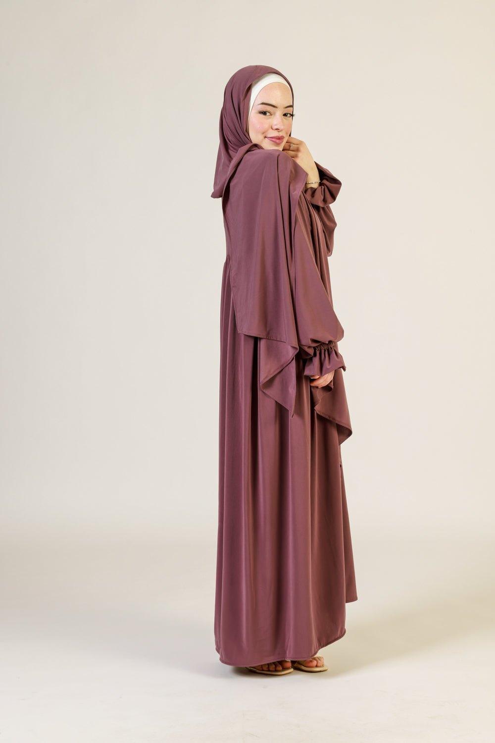 Abaya Nur mit integriertem Hijab, Sandy