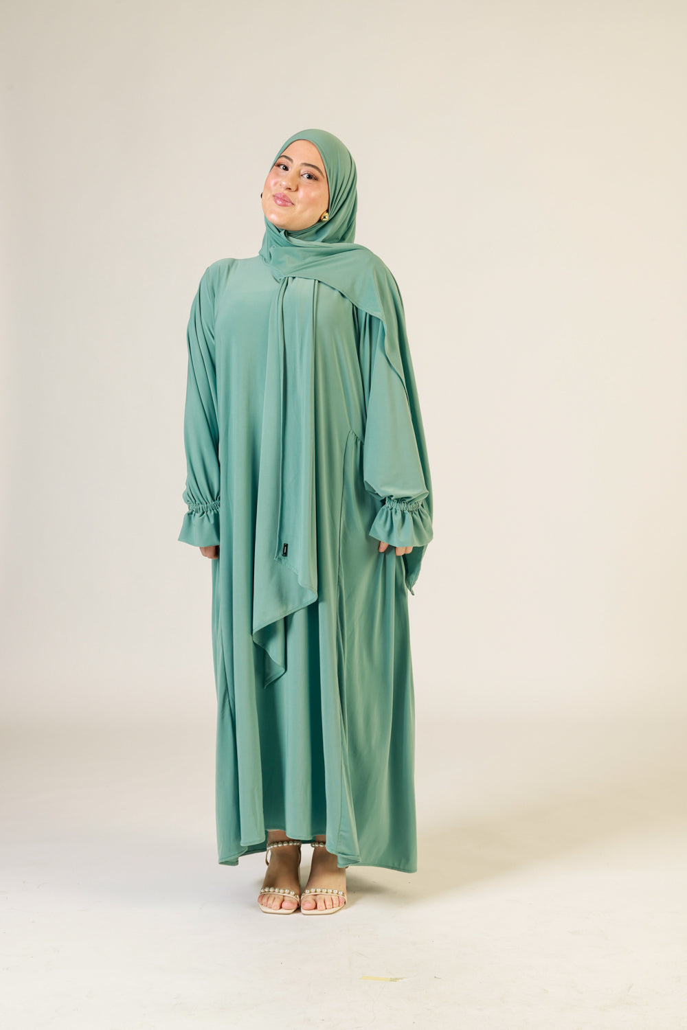 Abaya Nur mit integriertem Hijab, Sandy