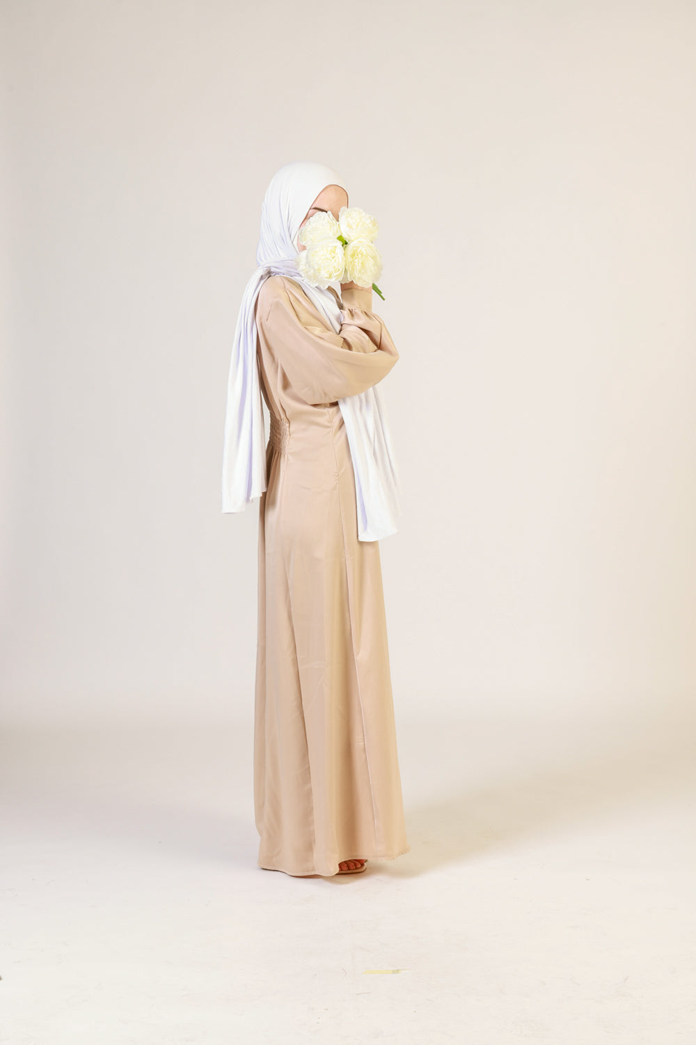 Satin Kleid mit Knöpfe