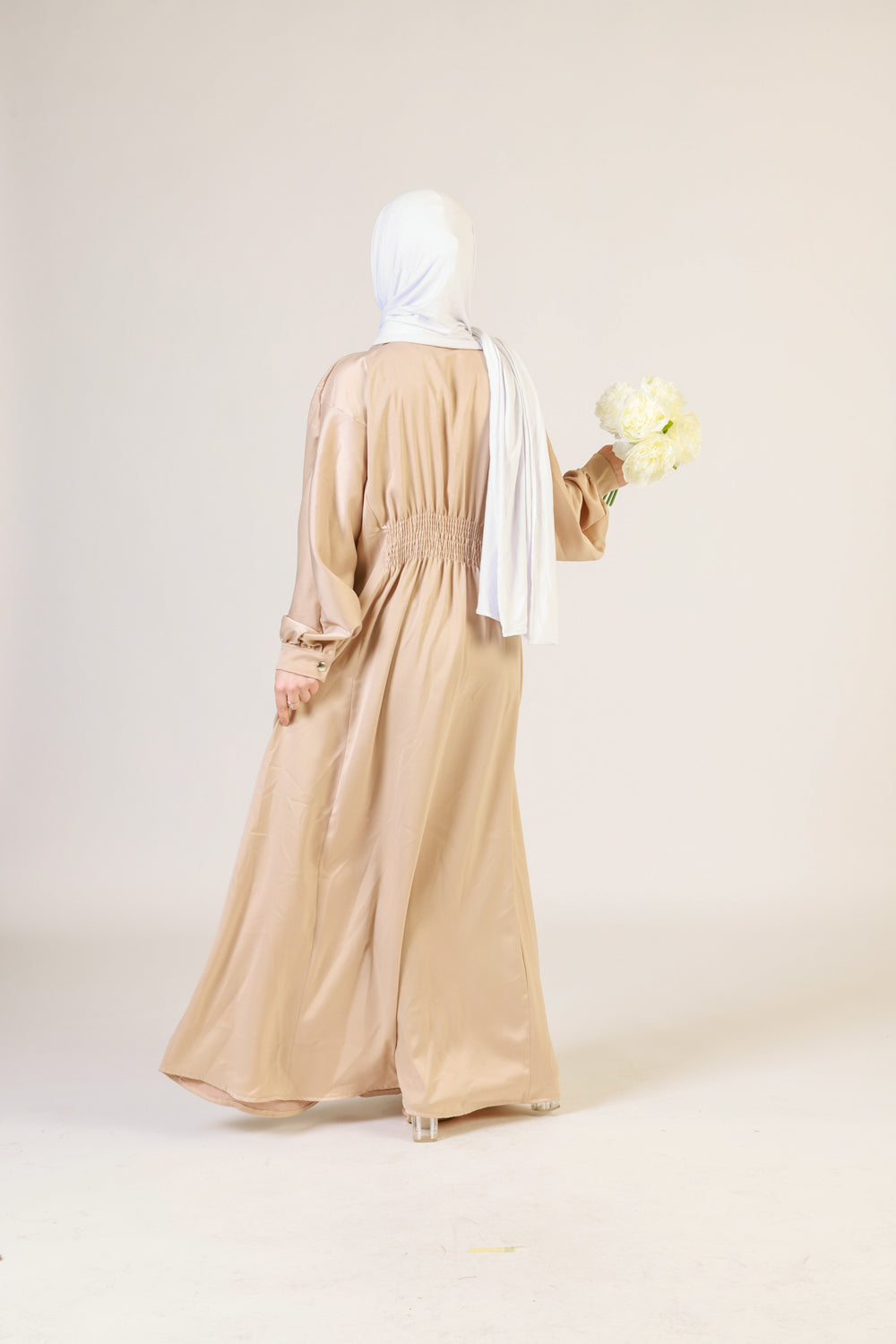 Satin Kleid mit Knöpfe