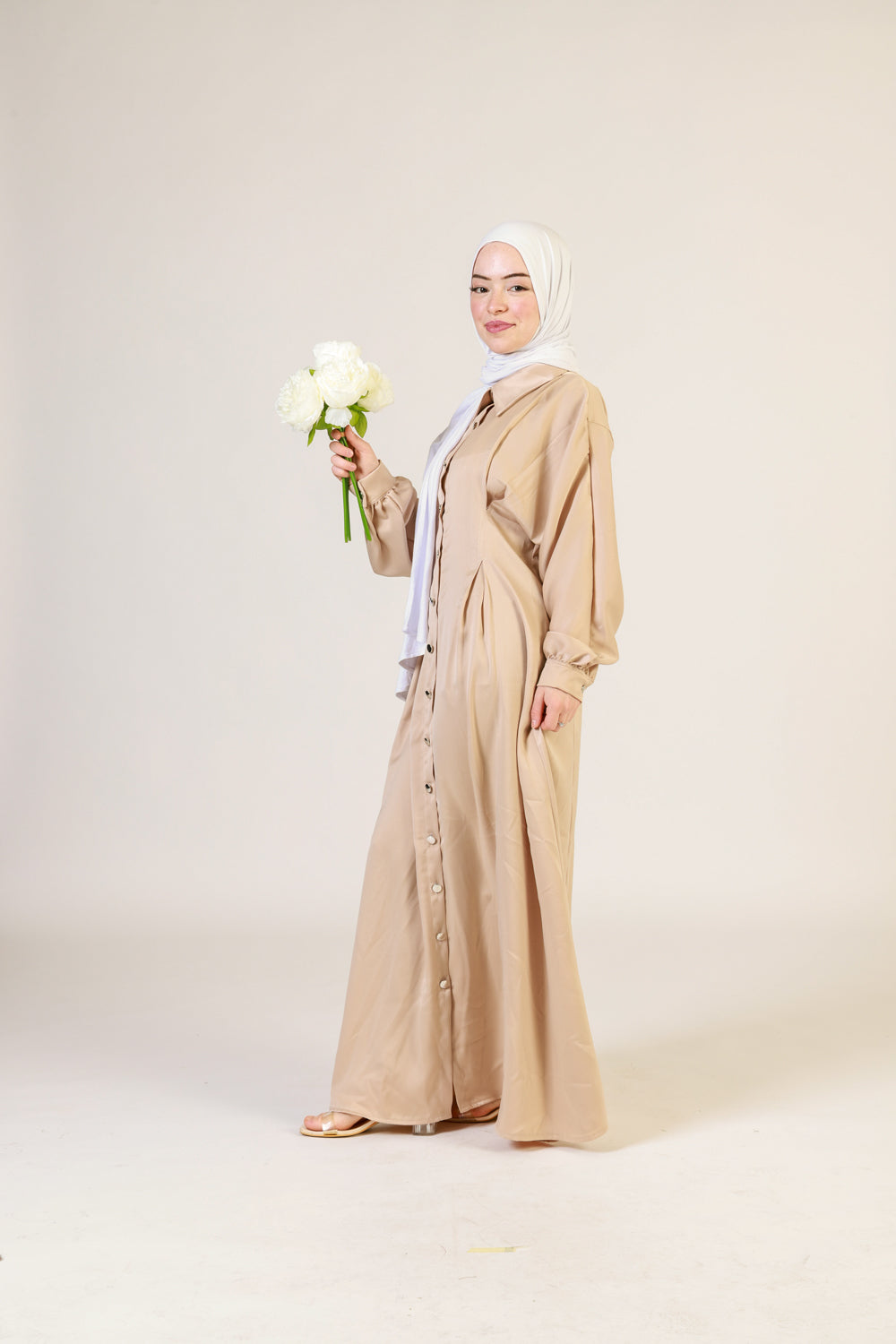 Satin Kleid mit Knöpfe