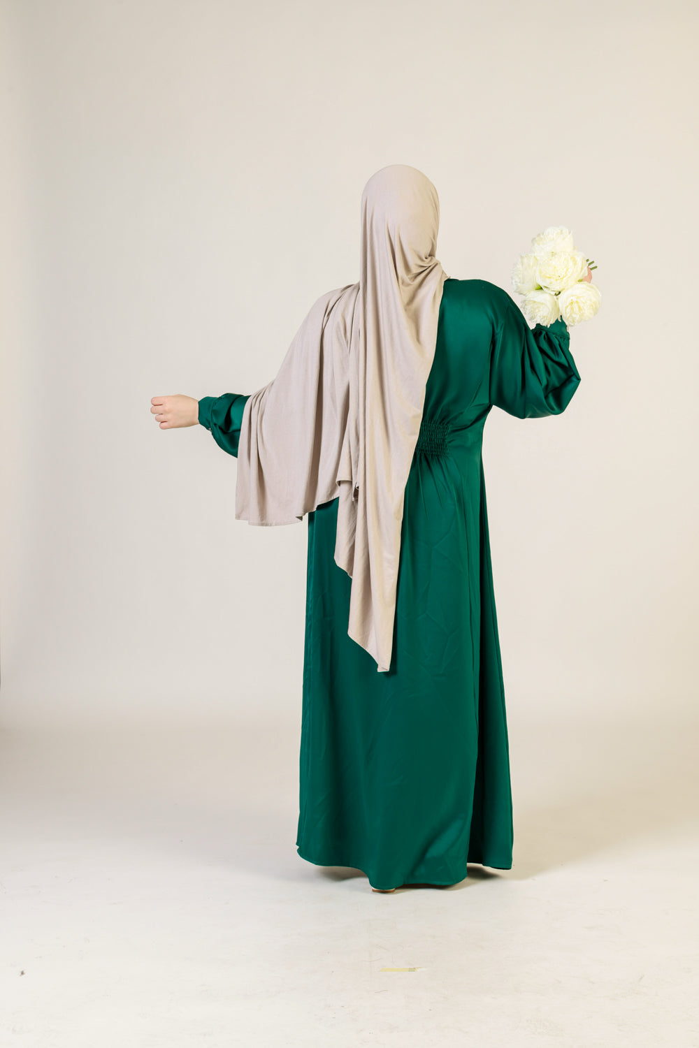Satin Kleid mit Knöpfe