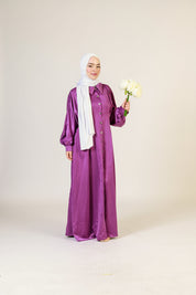 Satin Kleid mit Knöpfe