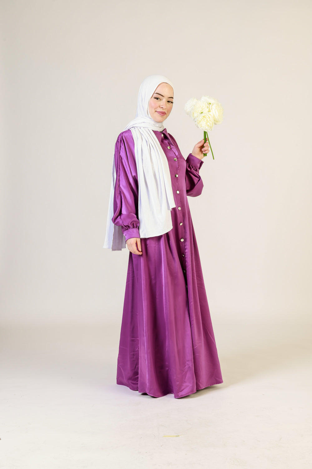 Satin Kleid mit Knöpfe