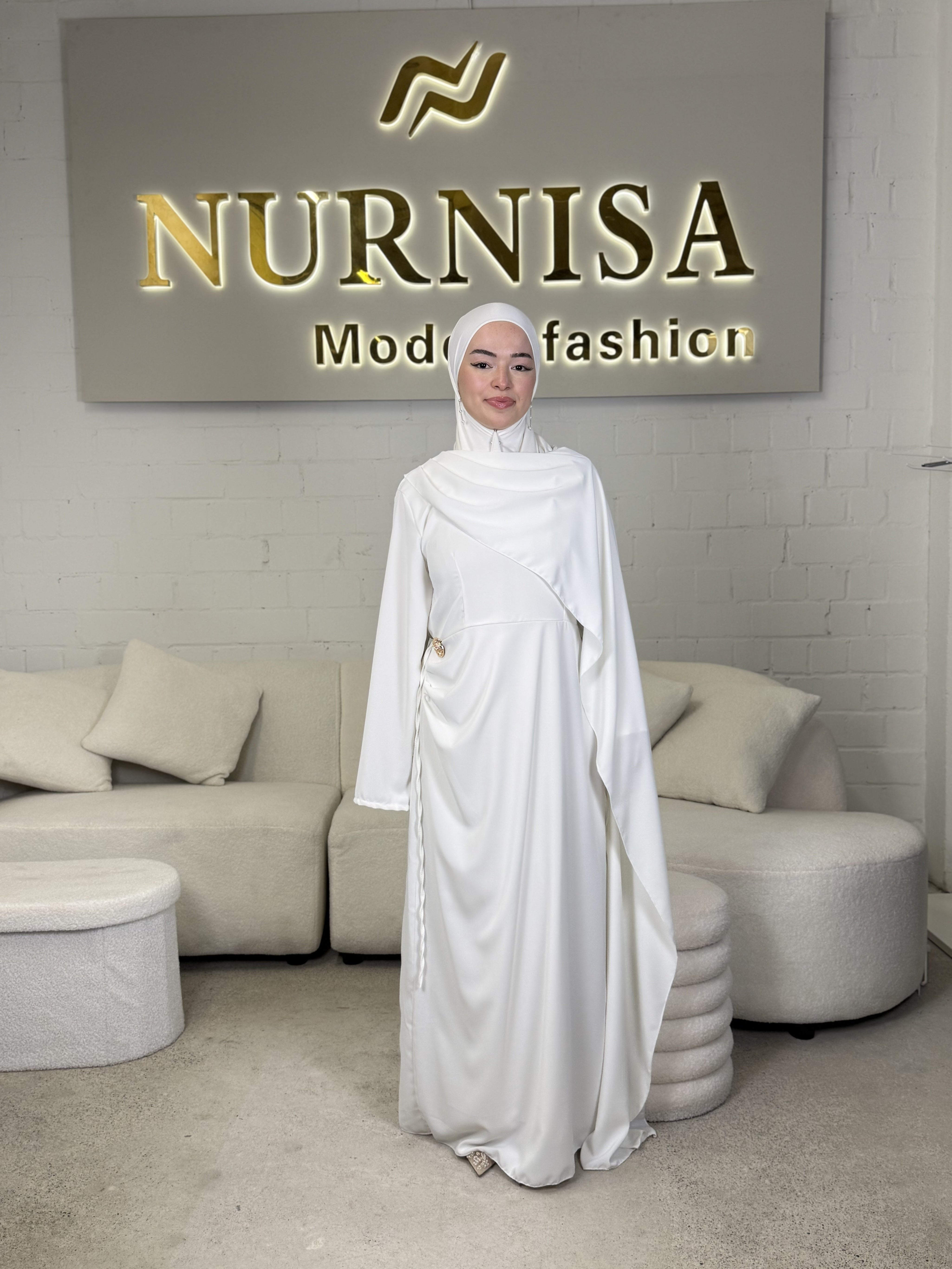 Abaya Kleid mit seitlicher Schleppe