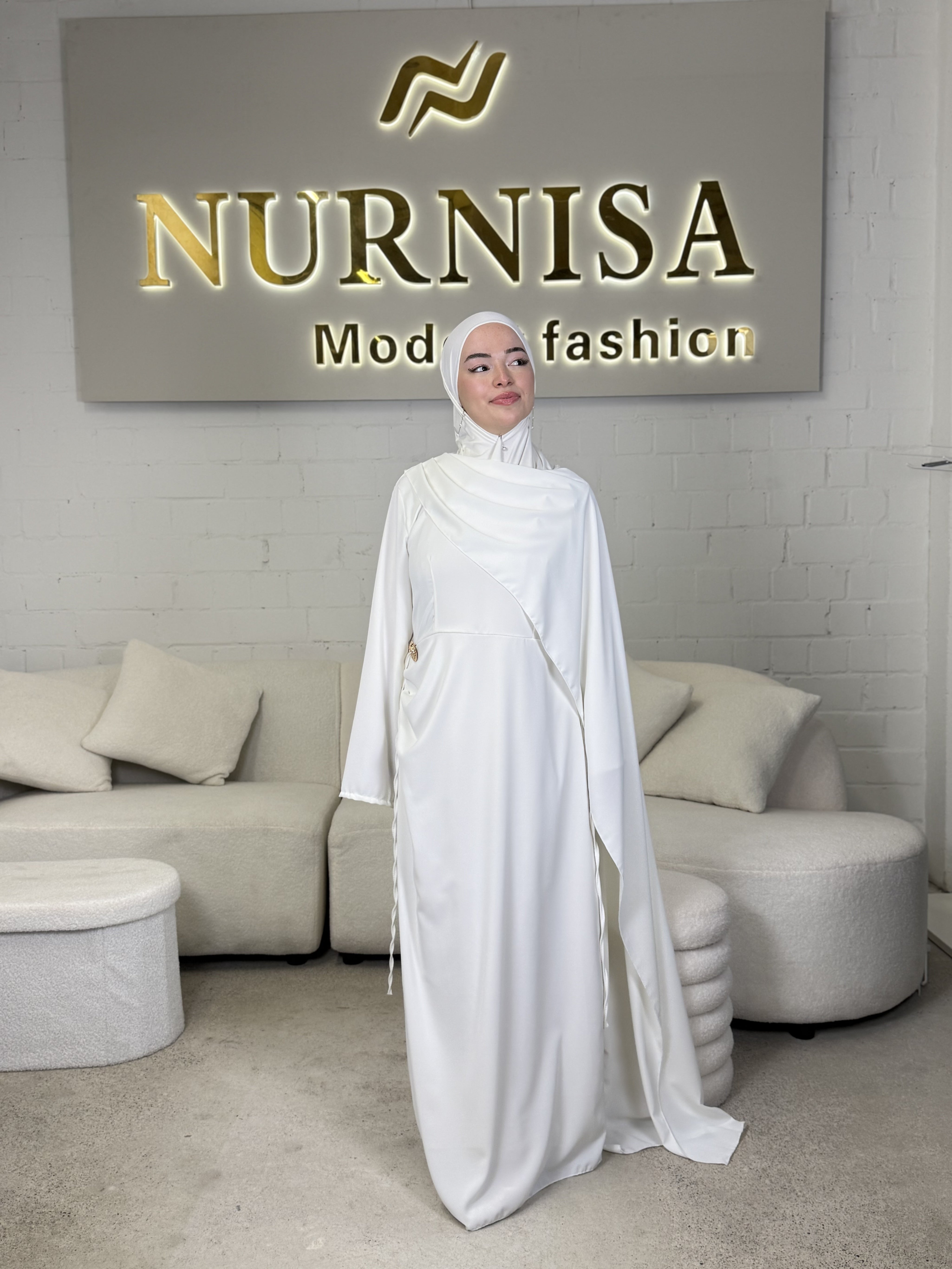 Abaya Kleid mit seitlicher Schleppe
