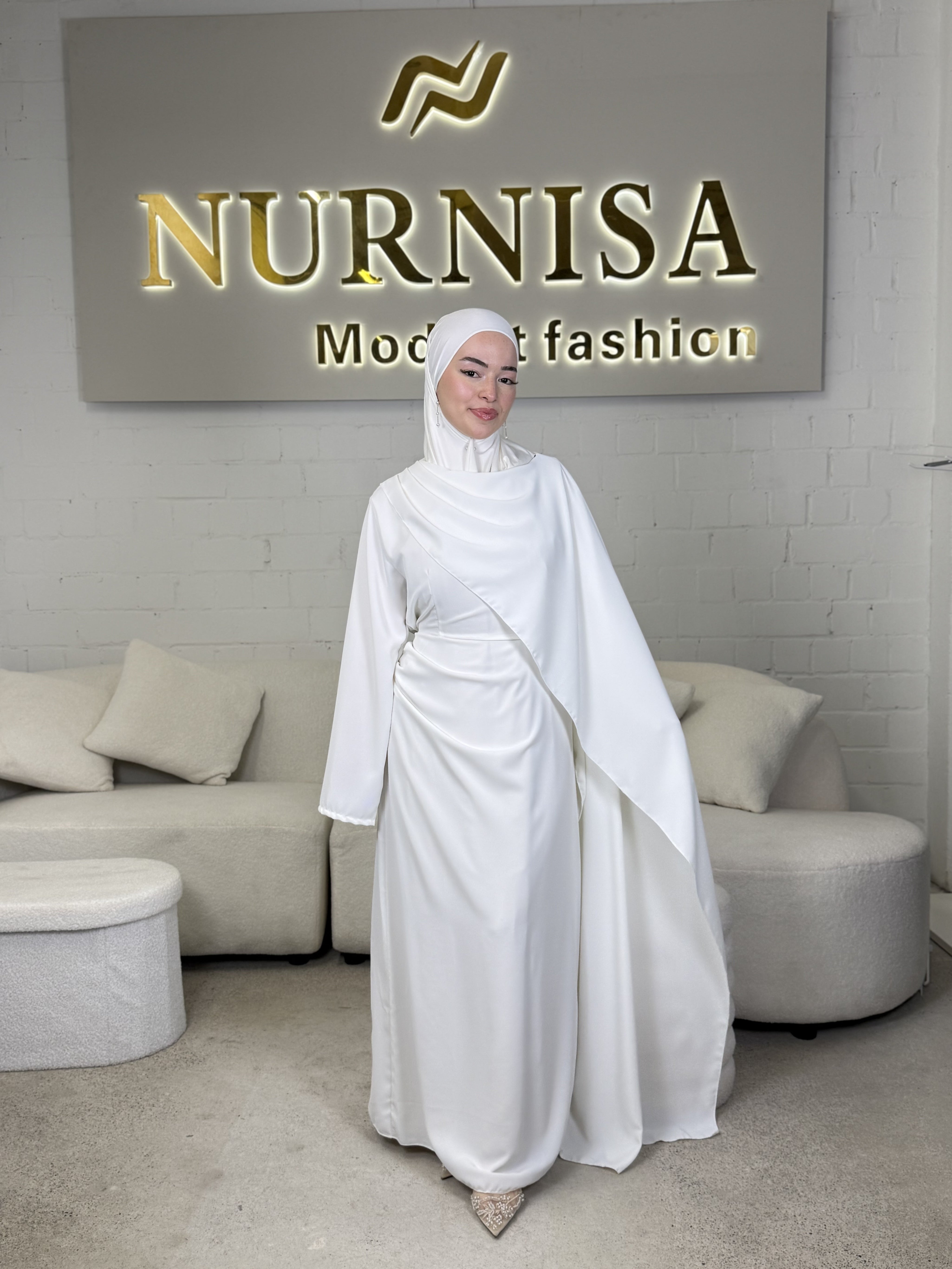 Abaya Kleid mit seitlicher Schleppe